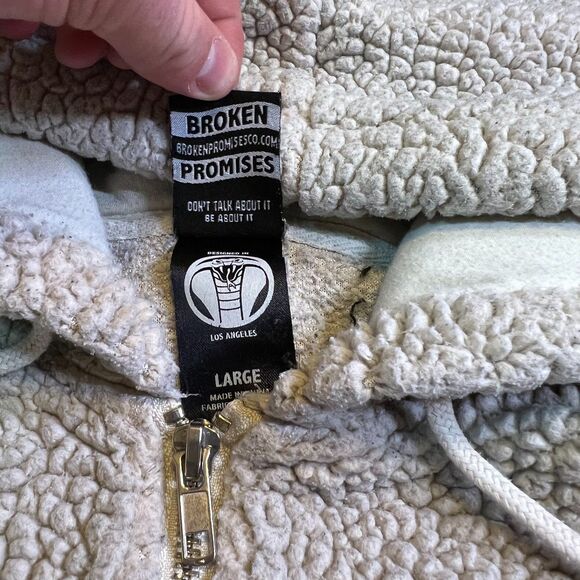 Broken Promises "Love Now Cry Later" Fleece Sherpa Crop Hoodie Size Large - Picture 9 of 11